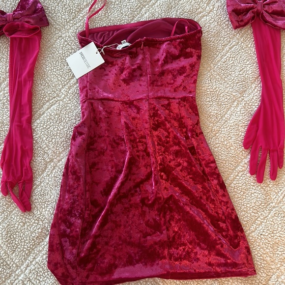 Velveteen fuchsia costume dress with matching gloves  size extra small - Picture 2 of 3